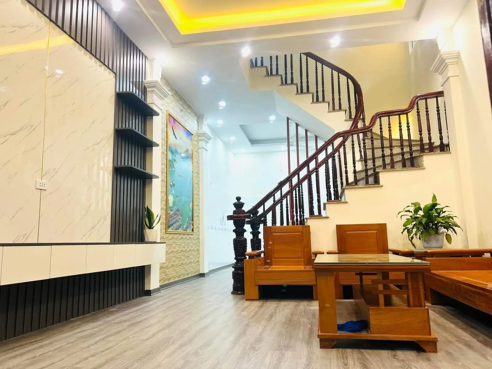 Bán nhà cầu đơ Lê Hồng Phong,ngay chợ và nhà Thờ Phố cổ Hà đông. Dt 55m2 ngang 4.3 nở hậu 4.5m