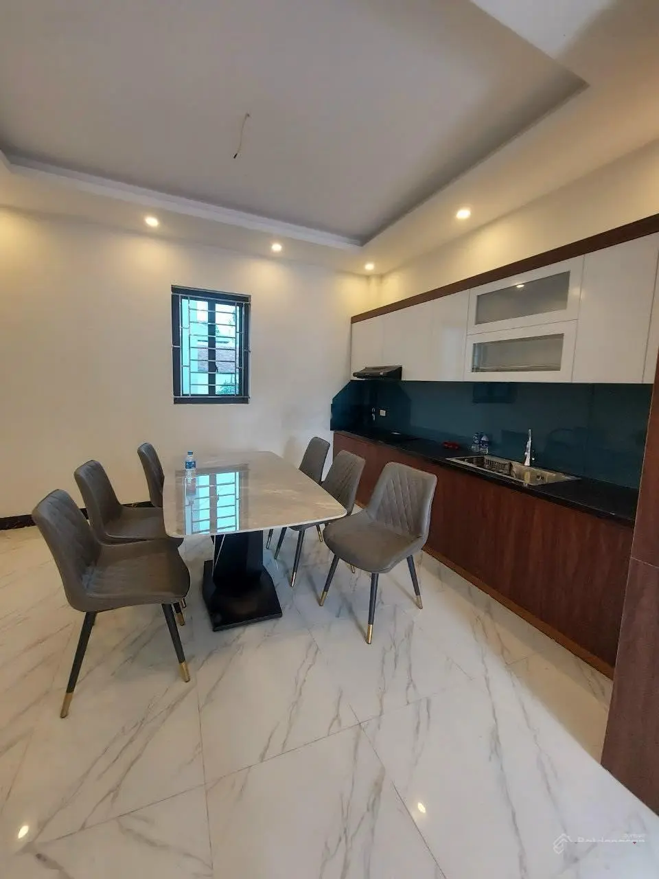 Bán nhà riêng Phượng Đồng 4 tầng 34 đường rộng 3m. ô tô đỗ cửa giá chỉ 2,8 tỷ