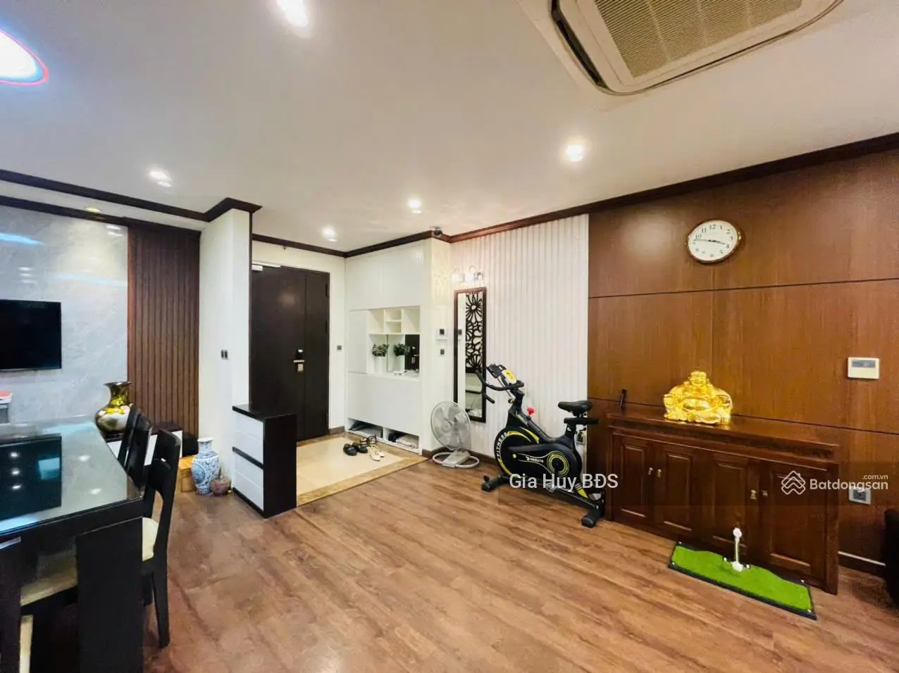 Chính chủ gửi bán căn 157.9m2, 4 PN cực kỳ hợp lý, tầng đẹp, full nội thất tại Mandarin Garden