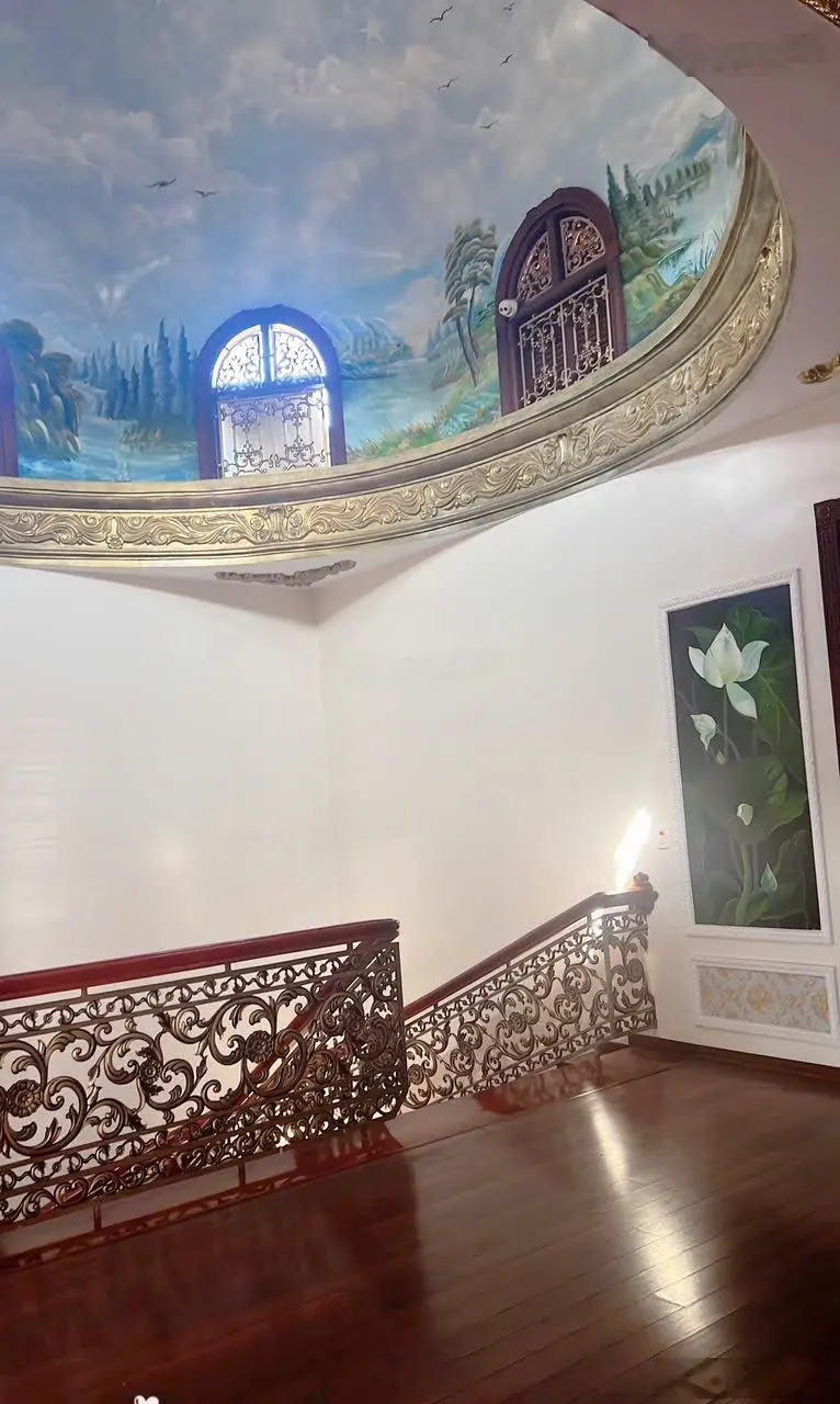 Bán biệt thự 3 tầng siêu rộng tọa lạc trên con đường siêu to đường Phú Thịnh, Bắc Cường, TP Lào Cai