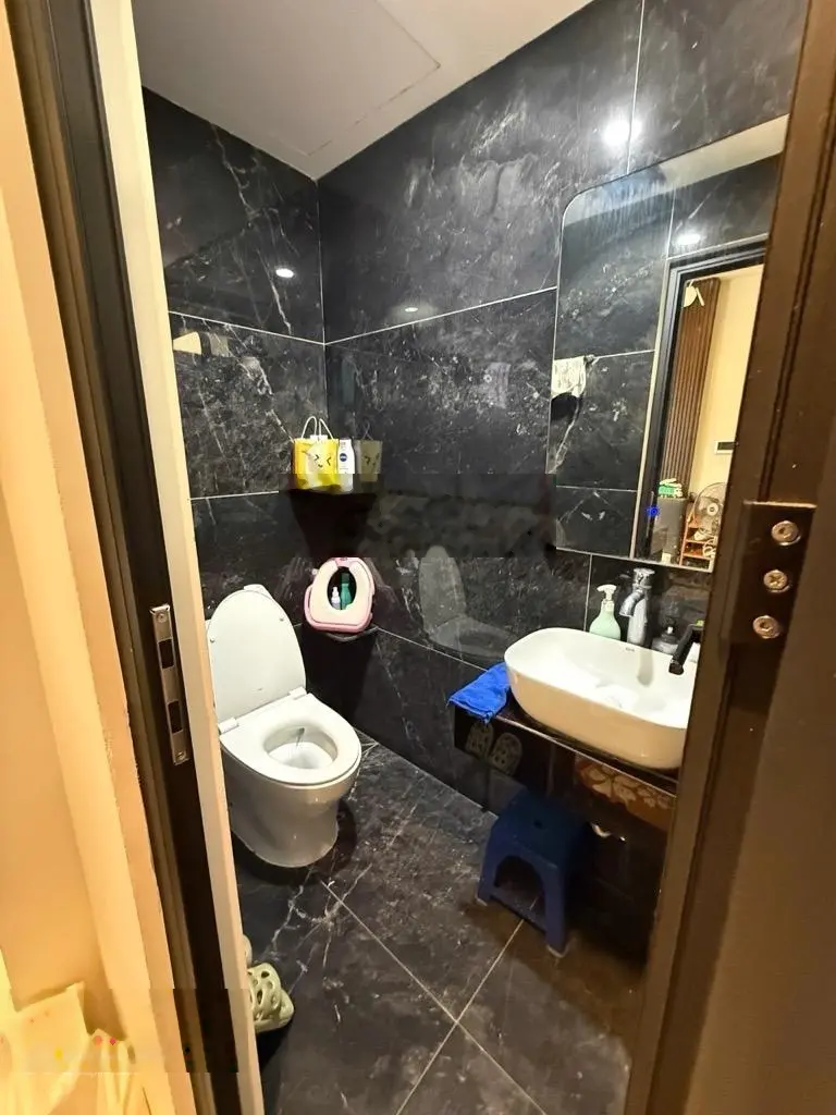 Bán căn nhà Phố Lý Nam Đế - Oto đỗ cửa lô góc 1 nhà ra mặt phố vip hiếm có nhà bán dân trí cao