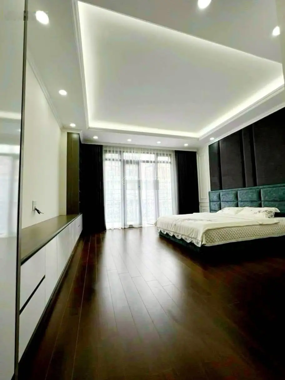 7 tầng thang máy - mặt phố Bà Triệu - thông sàn kinh doanh - hàng siêu hiếm