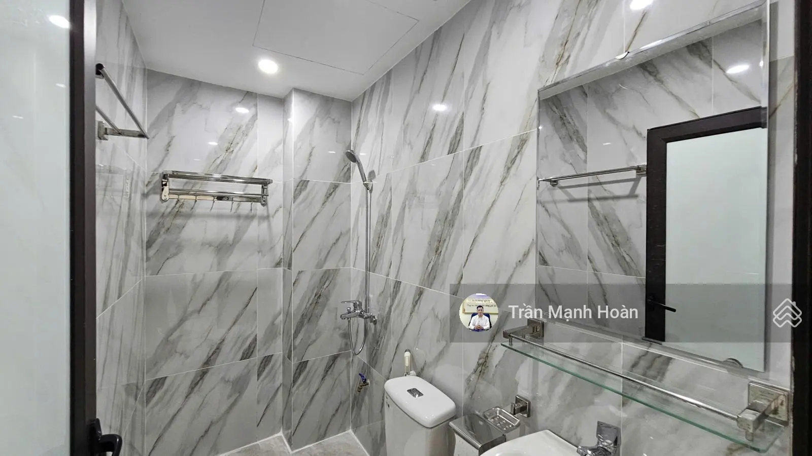Chính chủ cần bán gấp nhà mp Kiến Hưng,HĐ.Đường 12m,ôtô tránh,KD sầm uất.Lô góc2mặt thoáng.Giá14tỷ5
