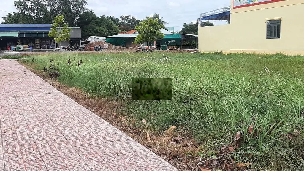 Bán gấp lô đất 100m2 nền mặt tiền ngay KCN Hòa Bình giá 3 tỷ 300 tr