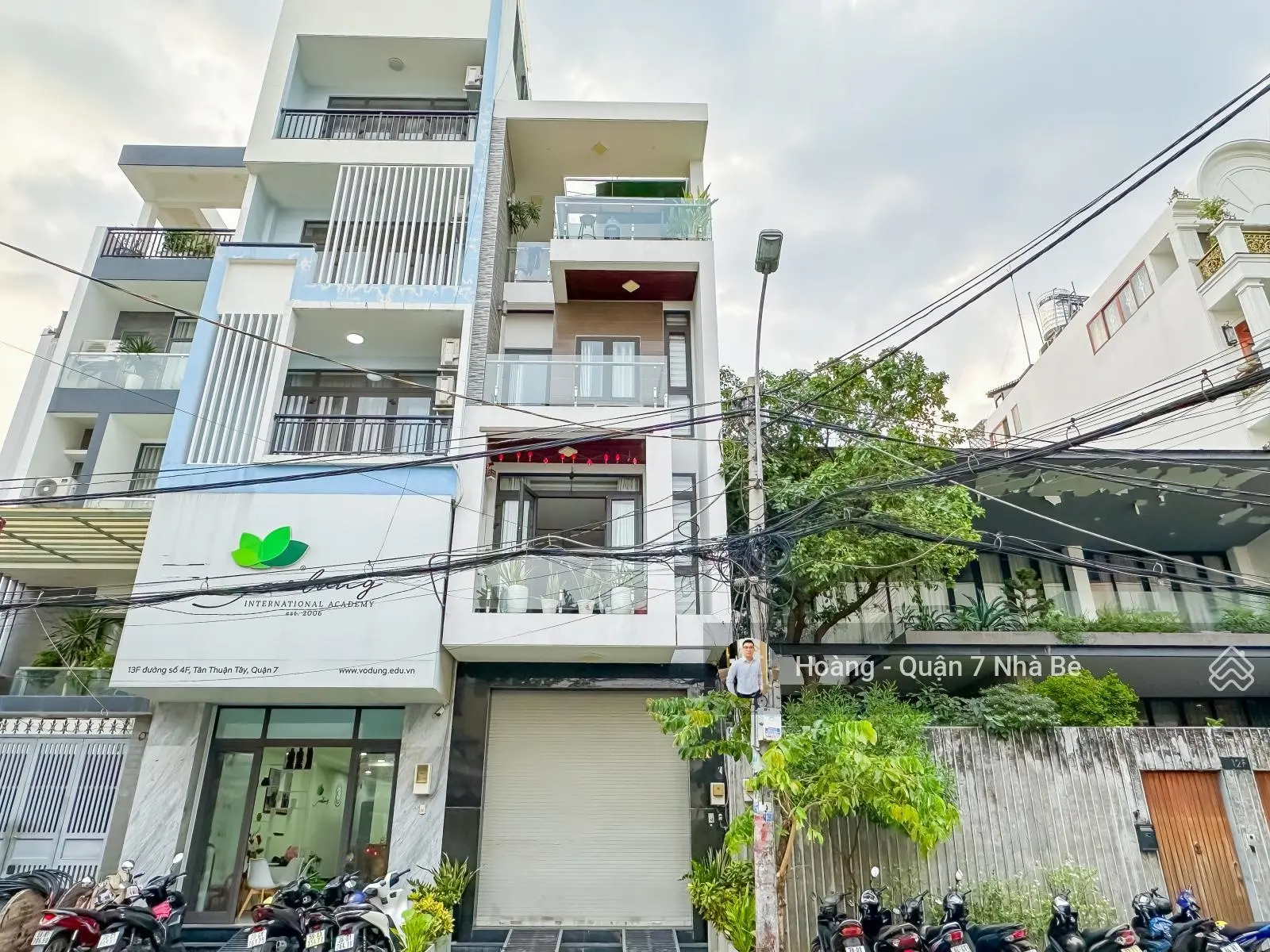 Vị Trí Đẹp Khu Cư Xá Tiện Mở Cty Văn Phòng-DT 4mX19m-Xây 1Trệt 2Lầu Sân Thượng 4PN-Kiên Cố