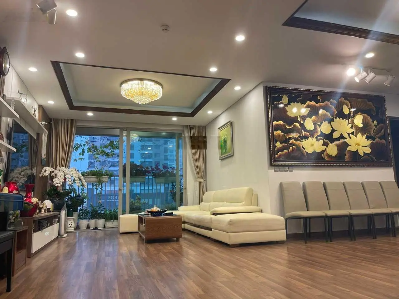 Chính chủ cần bán căn 171m2 4pn full nội thất cao cấp. Giá tốt hướng Đông Nam cực kì mát mẻ