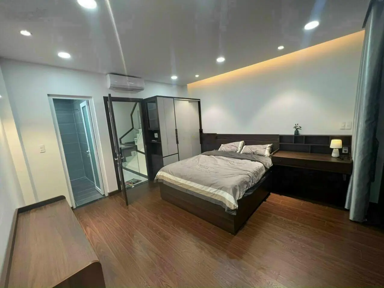 Bán nhà gần Sacombank Thảo Điền - DT 7X20 giá 25 tỷ