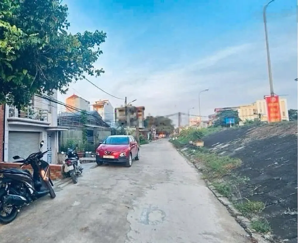 Bán nhà mặt phố Đông Ngạc Bắc Từ Liêm, phân lô vỉa hè ô tô tránh 72m2 3 tầng MT 5,2m 7,9 tỷ