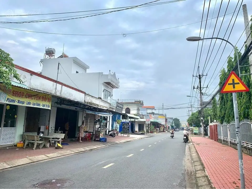 Làm ăn thua lỗ bán gấp lô đất MTĐ Hồ Tấn Minh 100m2/SHR, gần UBNH Chợ Gạo, Tiền Giang. Giá 650tr