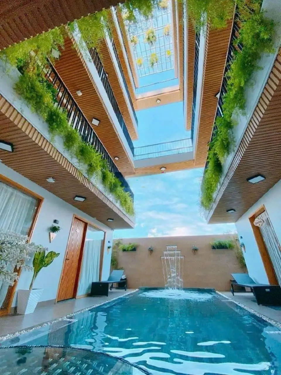 Chính chủ cần bán tòa căn hộ 7 tầng cao cấp tại mặt tiền đường Lý Nhật Quang, Sơn Trà