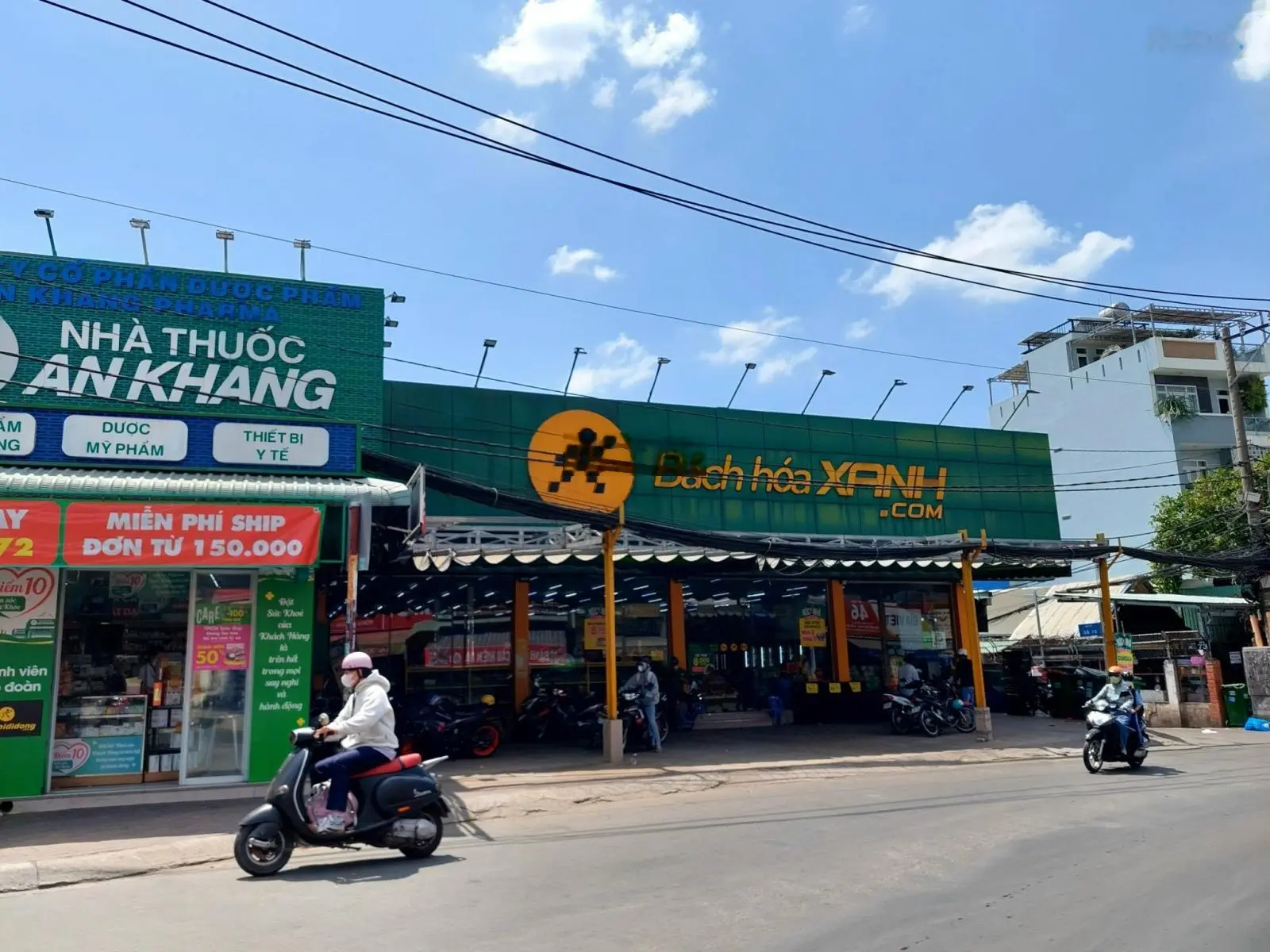 Bán nhà MTKD Đình Phong Phú, DT (8.3x19m)=157m2, đang cho thuê 25tr/th, giá chỉ 15 tỷ