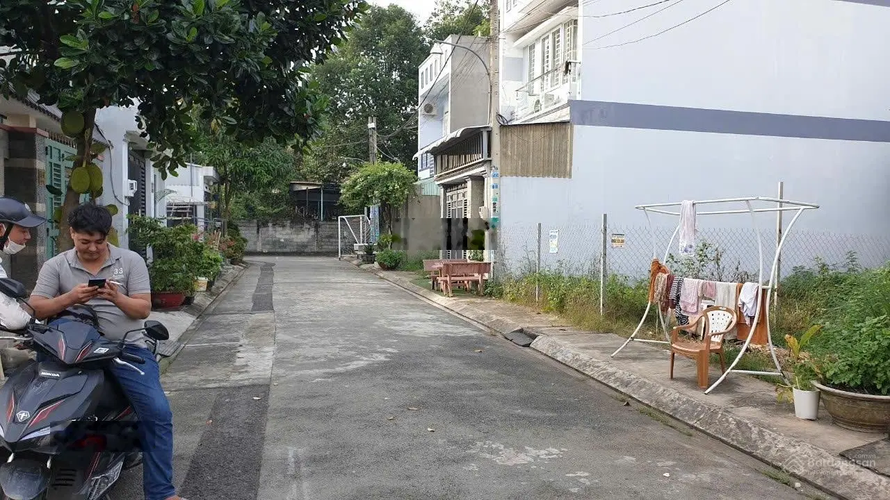 Bán đất thổ cư gần chợ xuân thới thượng DT: 5,3 x 15m đường xe tải vào tới đất