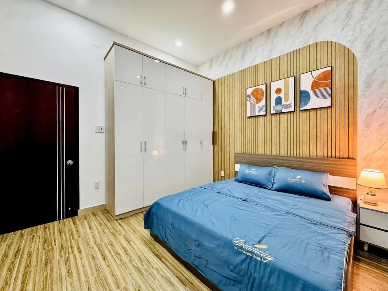 Cực hiếm! Nhà 35m2 Lý Chính Thắng, P8, Q3. Xây 2 tầng, giá 1 tỷ900 sổ hồng riêng