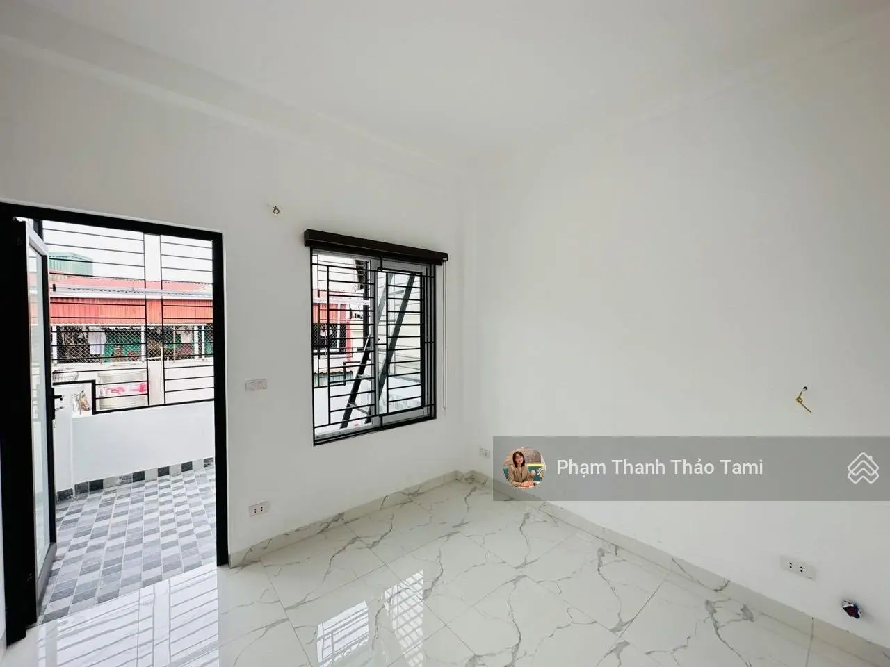 Bán gấp nhà riêng 45m2 Hào Nam Đống Đa. 5T, 3 ngủ, ô tô đỗ cửa, sổ vuông, chỉ 10 tỷ