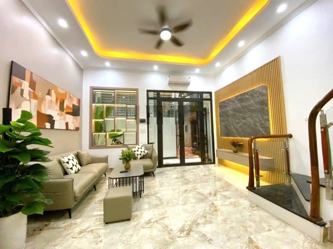 Bán nhanh nhà siêu đẹp ngõ 32 An Dương - Tây Hồ - 40m2 - 5 tầng - 5.2m mặt tiền - 7.9 tỷ - gần phố