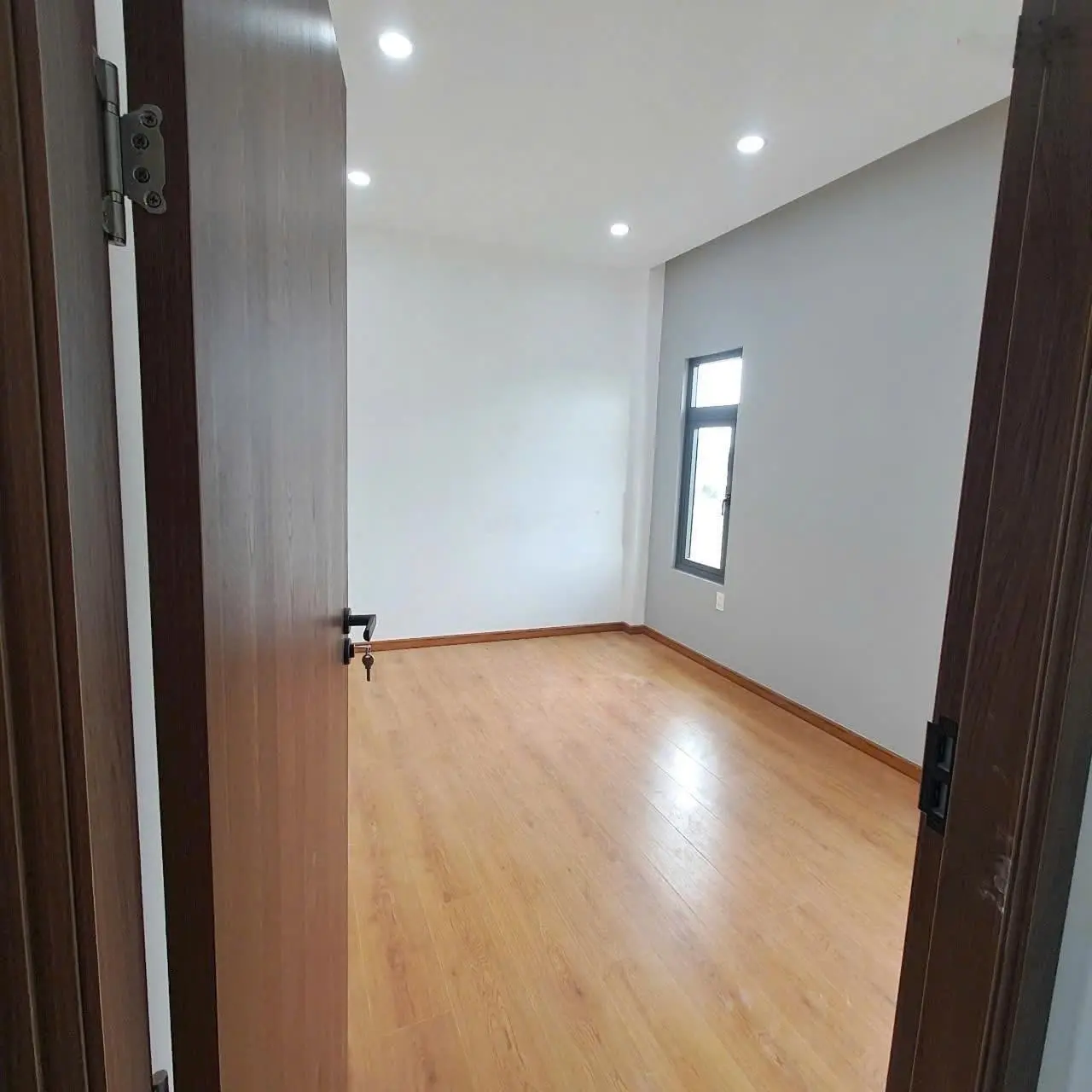 Ngộp tiền vay ngân hàng tôi bán nhà 136m2 ngang 8m đường Nguyễn Thị Lắng xã Tân Phú Trung giá 2tỷ