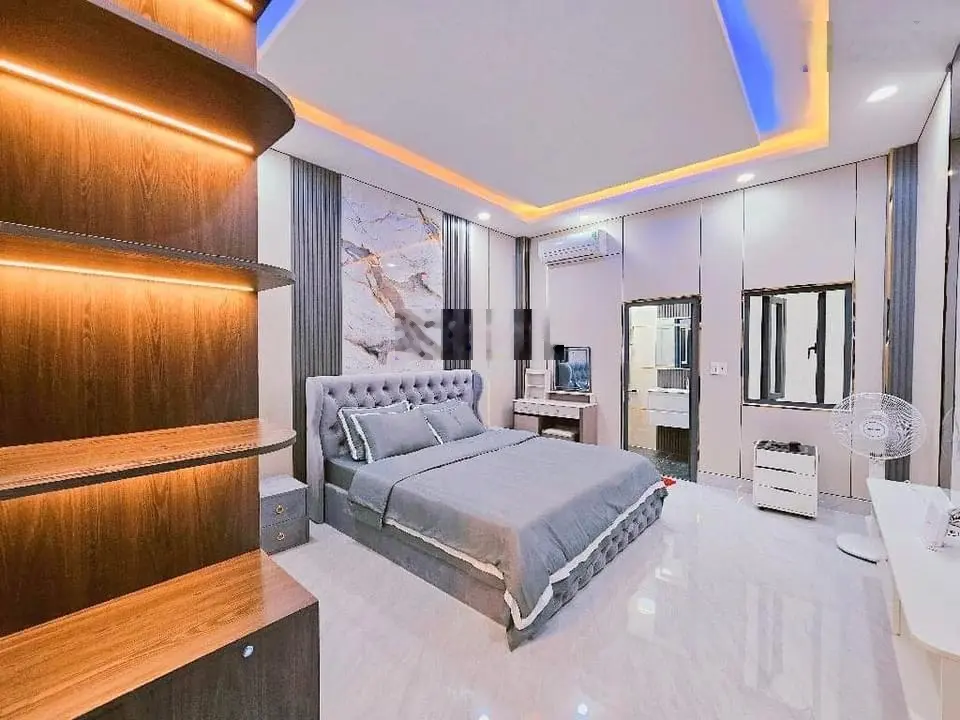 Đi nước ngoài định cư bán gấp nhà ở đường Bạch Vân, phường 5, quận 5, giá 2 tỷ 750 triệu