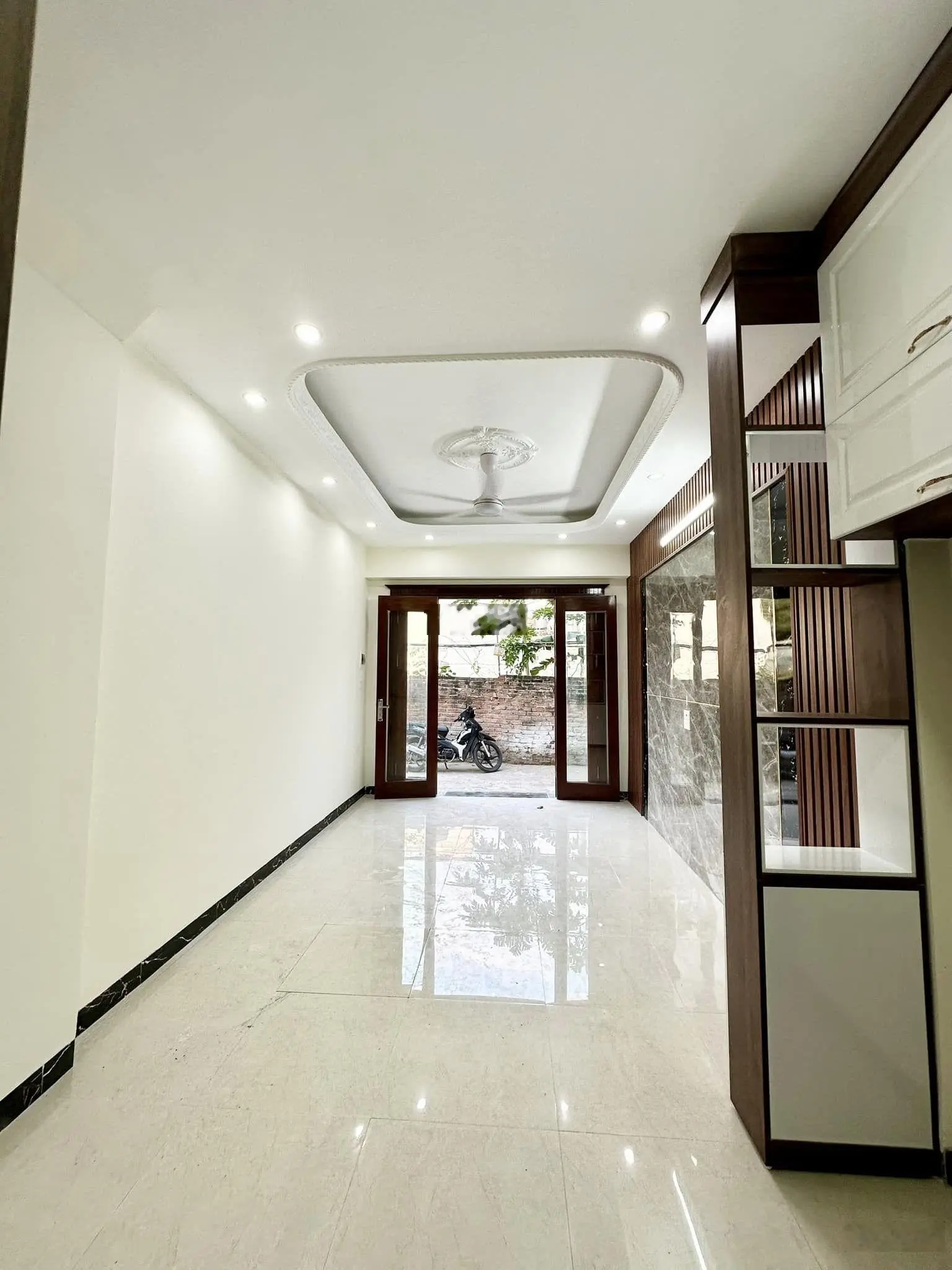 GẤP!! Chỉ bán trong tuần -Chủ nhà cần thu hồi vốn gấp-chấp nhận bán lỗ nhà 4 Tầng giá chỉ 2.4T