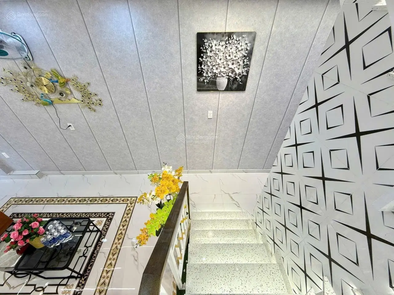 Nhà đẹp hẻm 1/, dưới 3 tỷ, hẻm trước nhà 6m, nhà trống, full nội thất mới đẹp. Liên hệ: 0906 435 ***