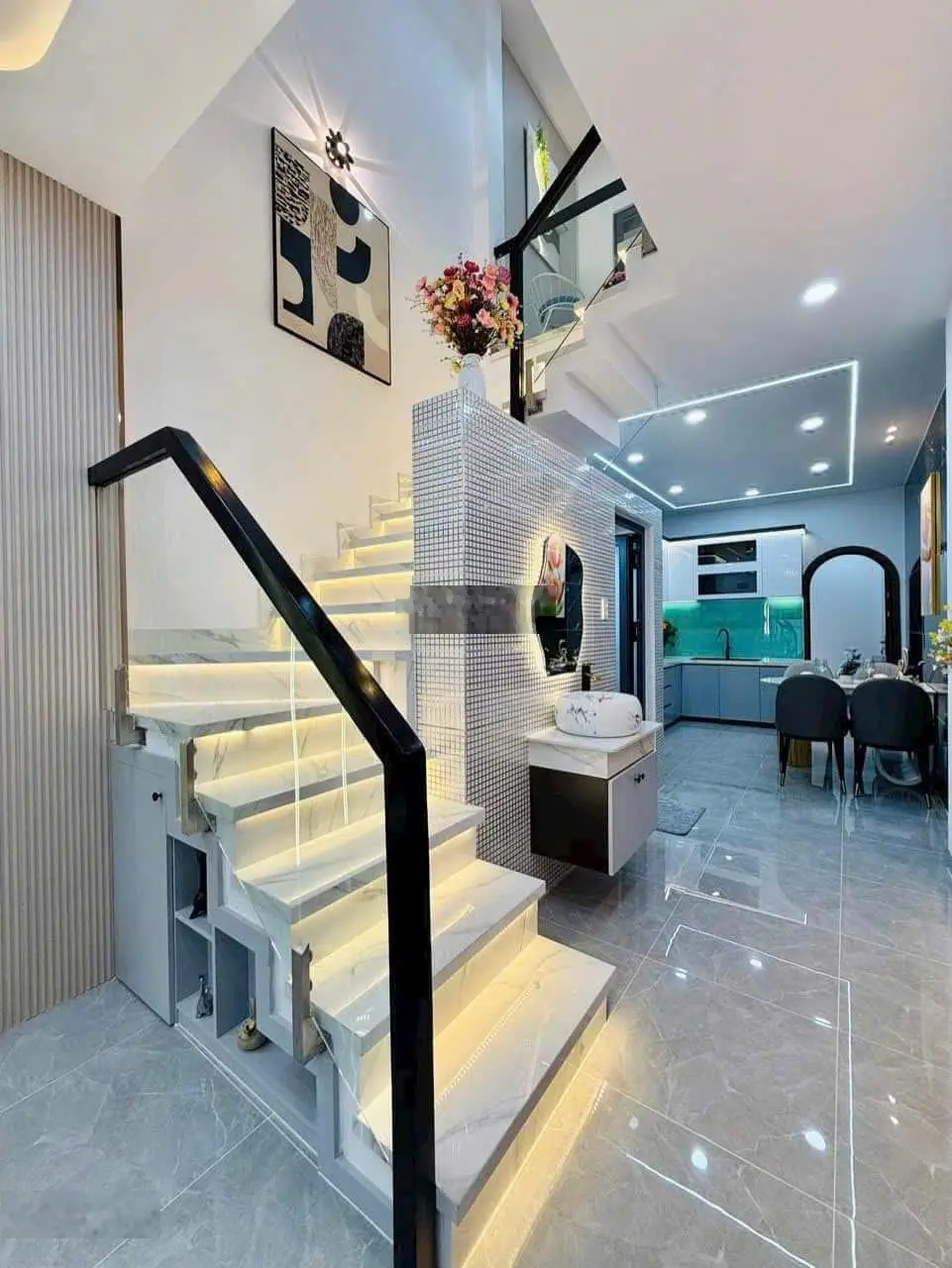 Chủ cần bán nhà gấp Bùi Văn Ngữ, Q12, 64m2, 2 tỷ 200, cho thuê 18 triệu, Sỗ sẵn