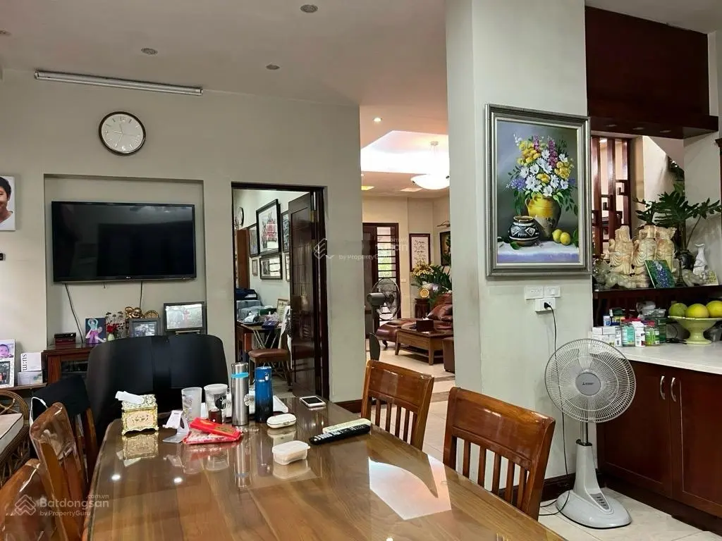 Bán biệt thự 238m2 mặt phố Trần Thủ Độ - hiếm - vị trí đẹp- kinh doanh hay ở đều rất đẹp