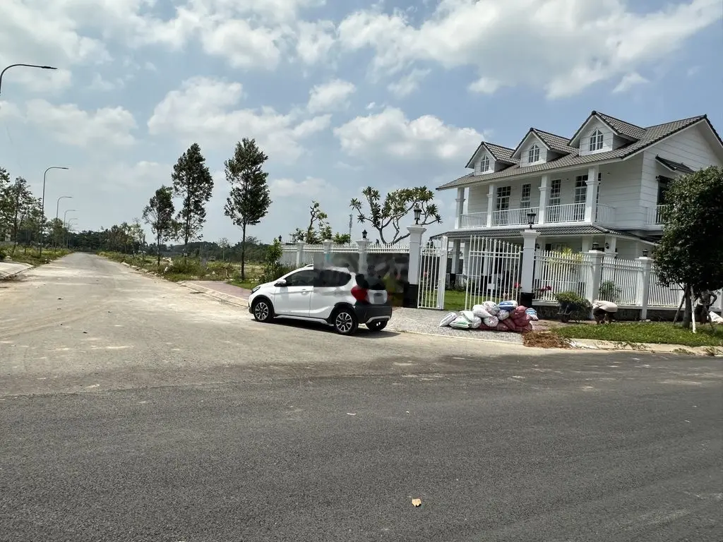 Khu dân cư 586: Nền biệt thự 400m2 sổ hồng gần sông Hậu