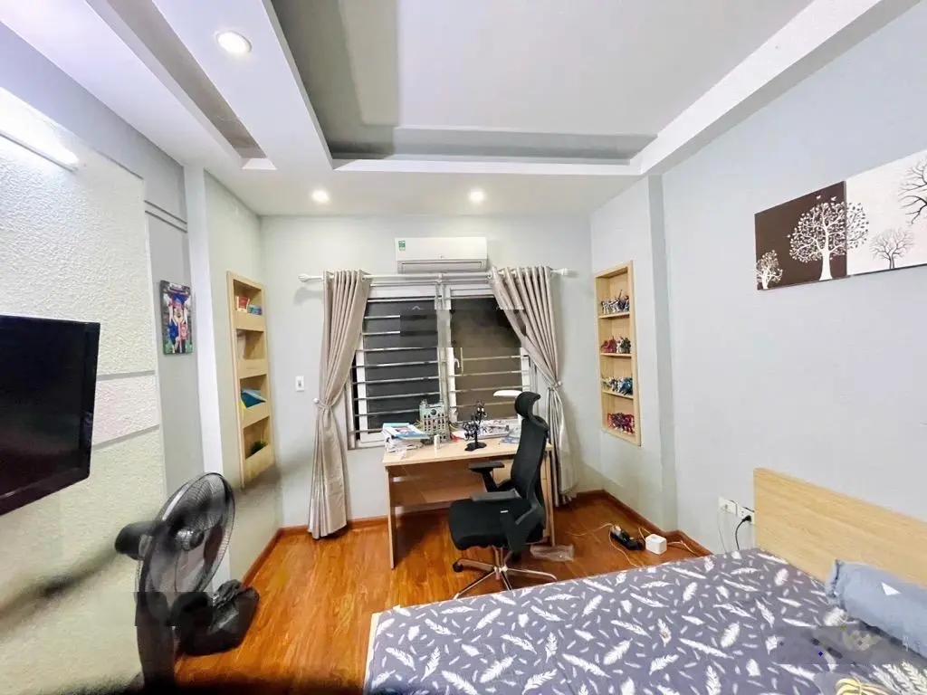 Hiếm - bán nhà phố Kim Đồng - ngõ rộng - nhà đẹp - thang máy - ô tô đỗ cửa - ở cho thuê rất tốt