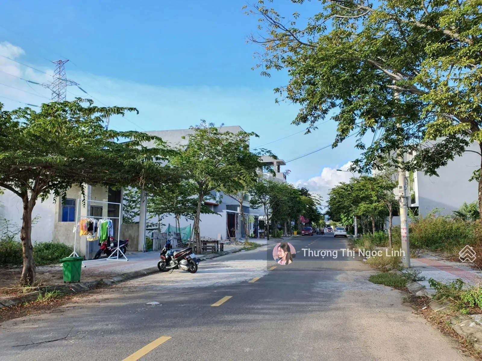 Bán gấp lô đất MT Nguyễn Văn Trung, phường 8, gần Co. Opmart Bến Tre. Diện tích 120m2/600tr. SHR
