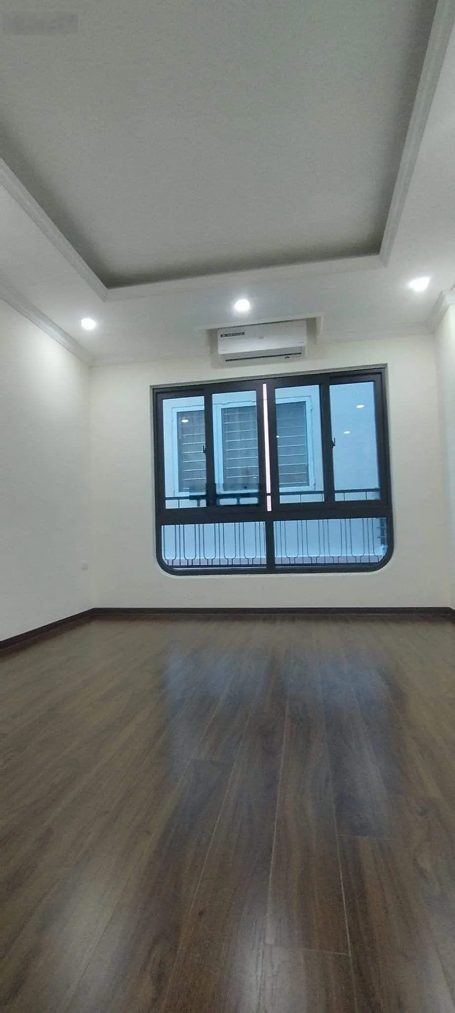 Bán gấp nhà siêu vip Quan Hoa phân lô dân xây 36m2 x 7 tầng, mặt tiền 6m thang máy ô tô vào nhà
