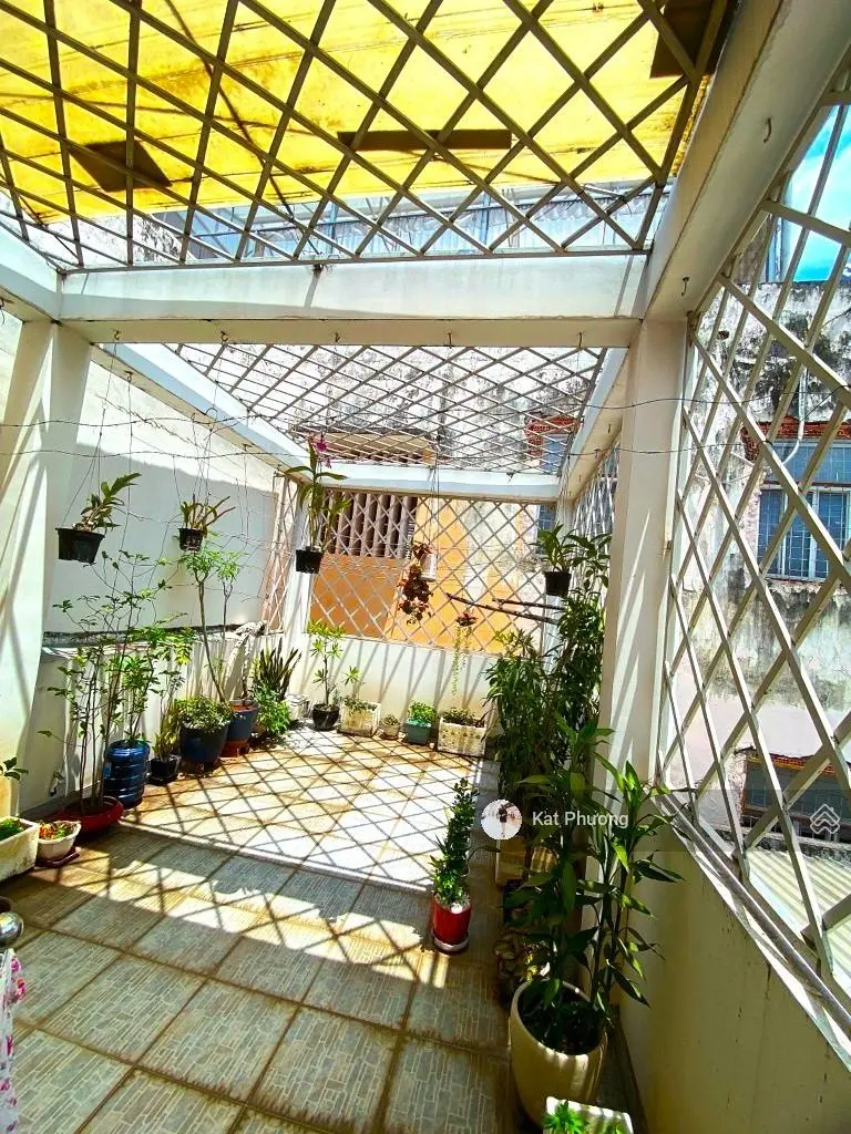 Hiếm mặt tiền kinh doanh khu vip P13, quận 10 - 80m2-4 tầng- ngang 4m- vỉa hè 8m-dòng tiền 45 triệu