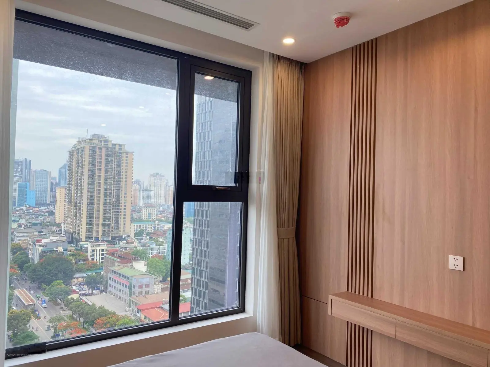Bán căn hộ 3 phòng ngủ tại Green Diamond 93 Láng Hạ, Đống Đa. Diện tích 91m2