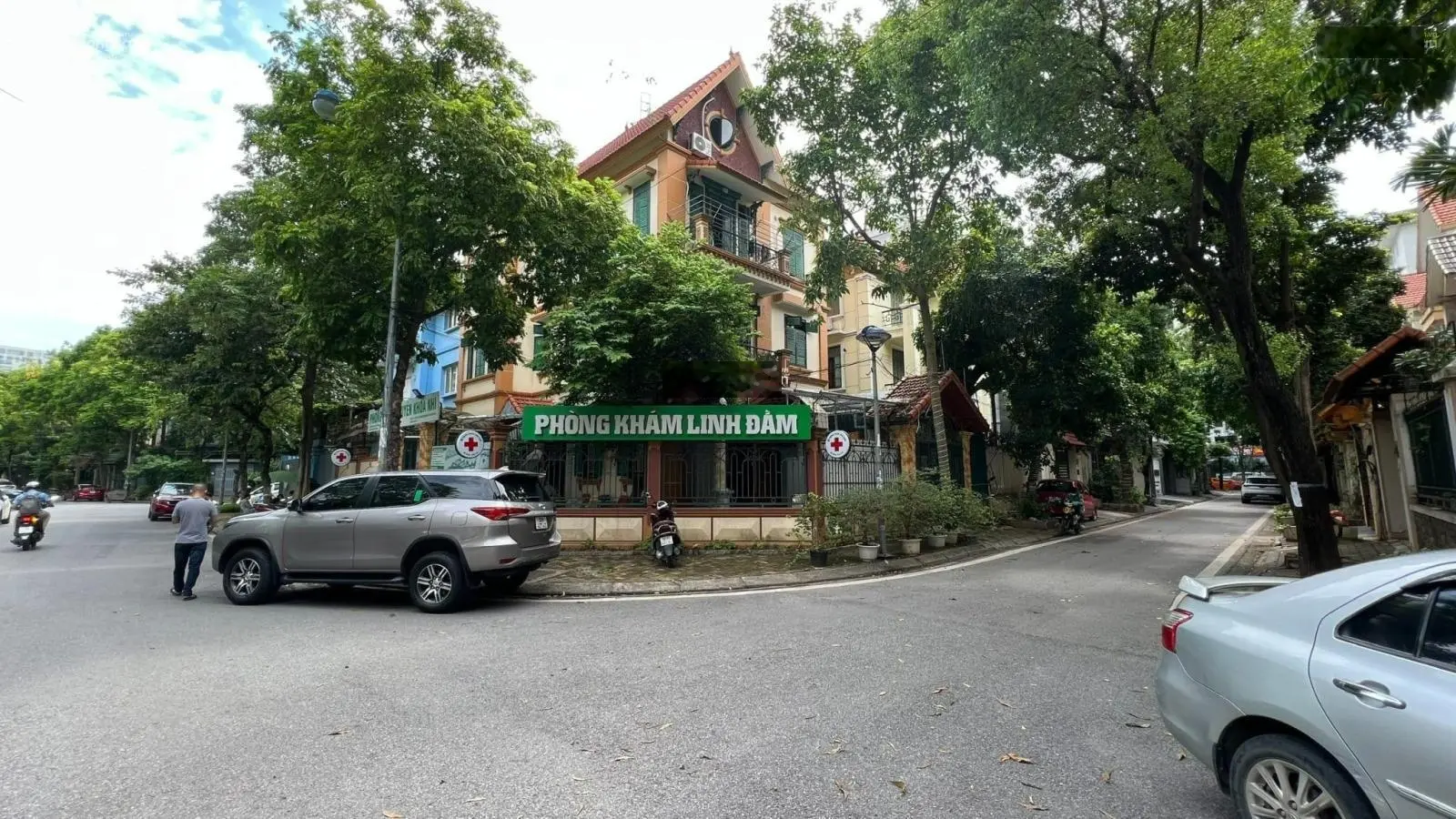 Các căn biệt thự Linh Đàm bán dt 231m2, 250m2, lô góc 290m2, giá từ 160tr/m2, 4 tầng, thang máy, sđ