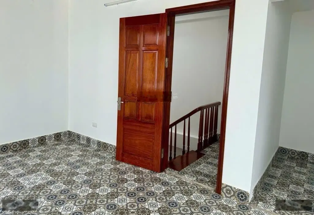 Kim Ngưu - quận HBT, ngõ to ô tô tránh, 40m2 5 tầng, nhà mới đẹp, khu vực trung tâm chỉ hơn 8 tỷ