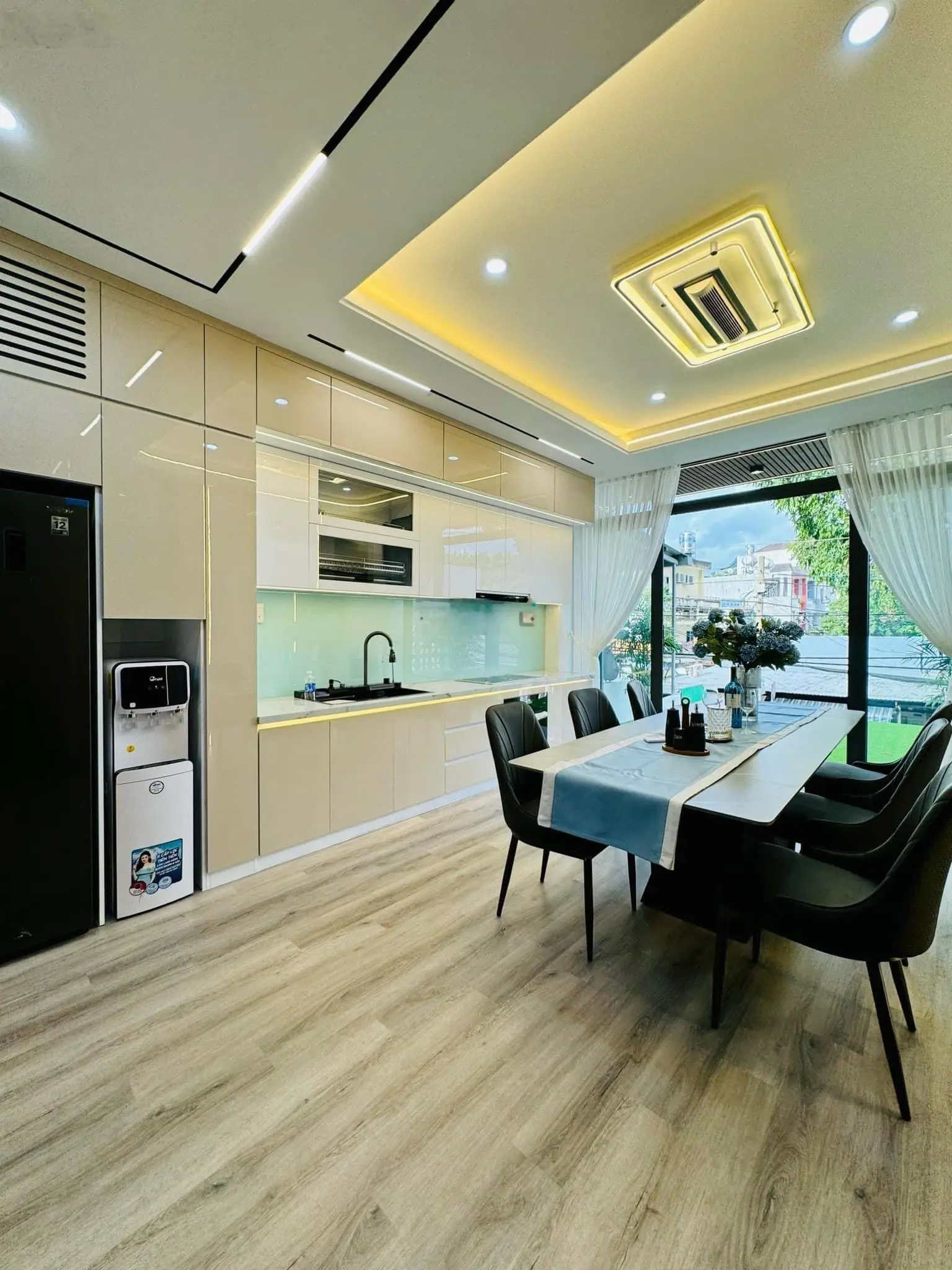 Nhà mặt tiền 5 tầng 7PN 8WC thang máy 4x21m Thống Nhất P16 Gò Vấp