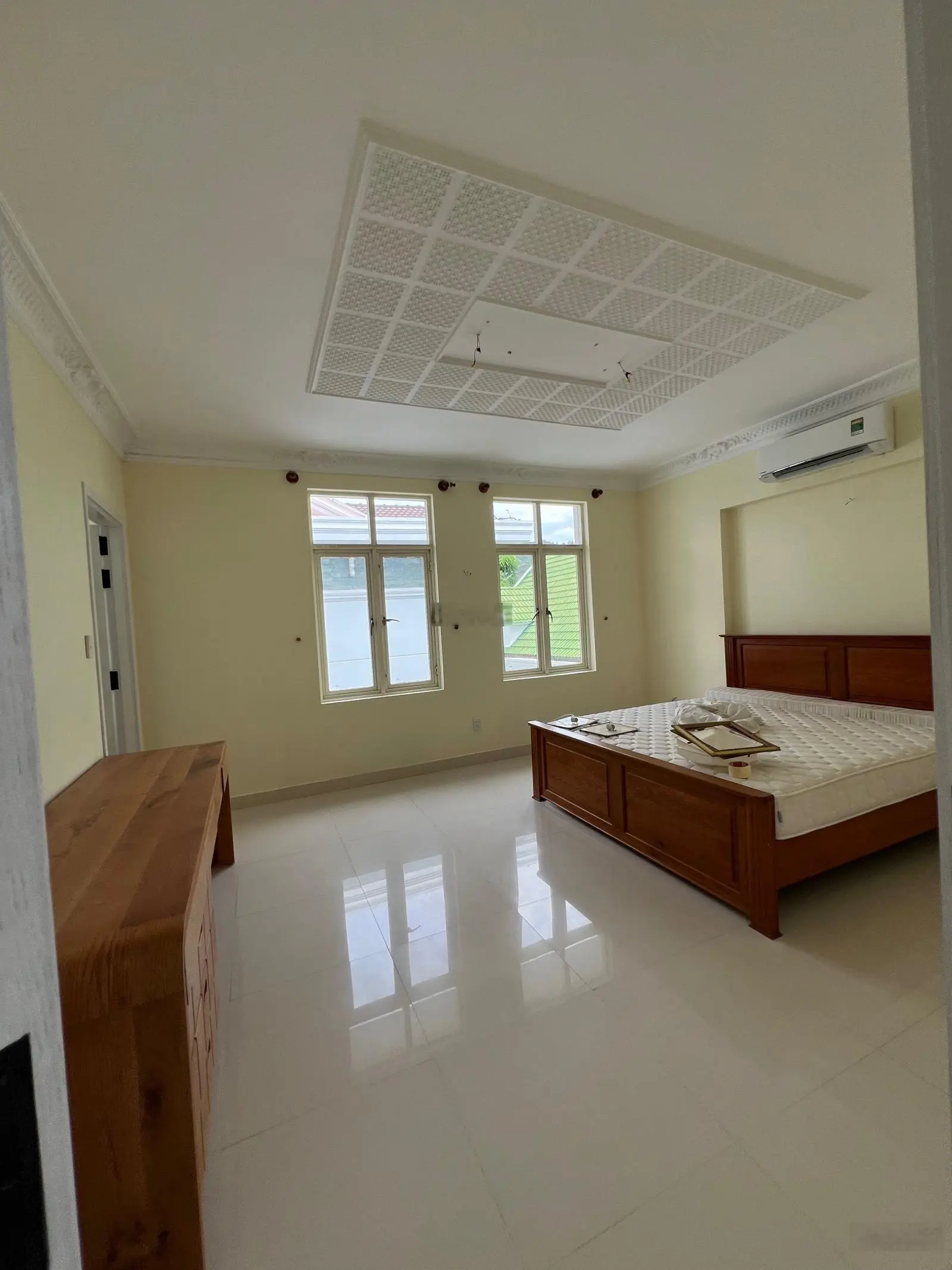 Bán biệt thự An Viên Nha Trang, view Biển, ngay bãi tắm, 3 tầng 4 ngủ, Đông Nam. Giá 25 tỷ (TL)