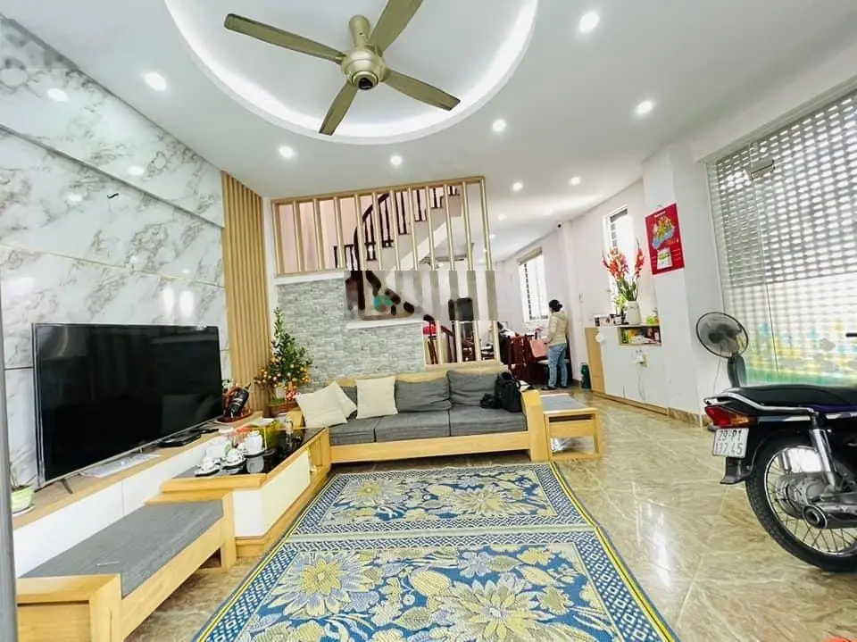 Lô góc mặt tiền quyền lực. Bán nhà mặt phố Trần Cung DT 48m2 5 tầng KD sầm uất 13.X tỷ