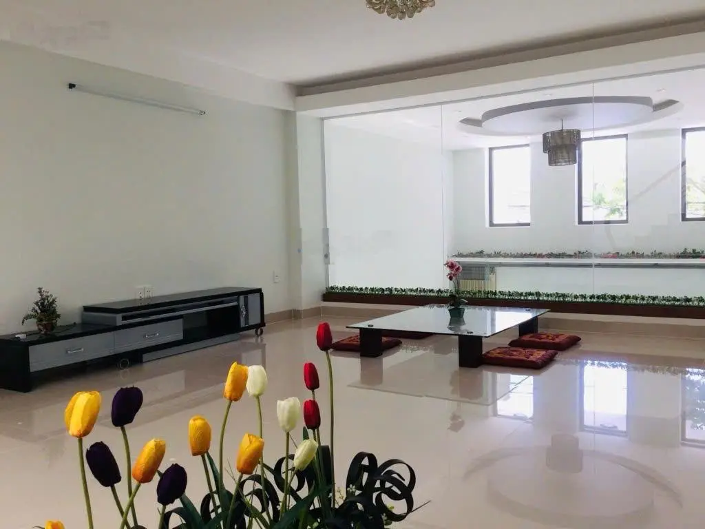 Bán nhà mặt phố khu mỹ an đối diện đại học kinh tế, giá sốc chỉ 5,9 tỷ, 96m2, 2 tầng, 2pn