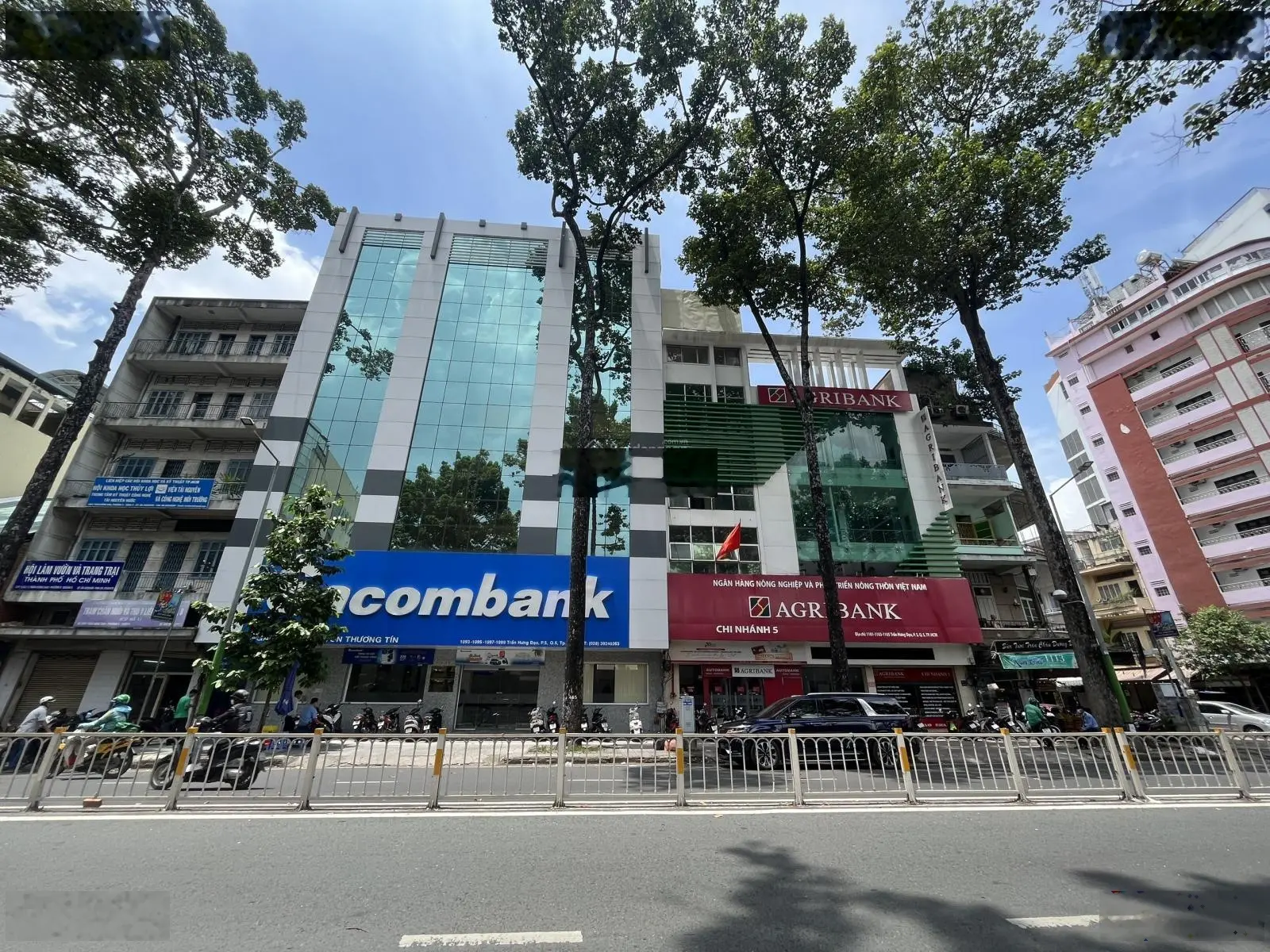 Góc 3 MT Trần Bình Trọng - Q5 ( 4.5 x 16m ) 2 Tầng. HĐT: 35 Triệu/tháng. Giá: 23 Tỷ
