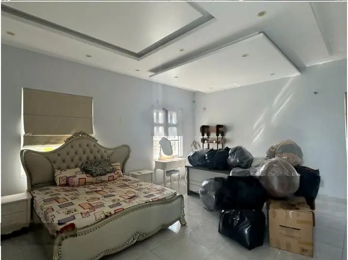 Bán gấp biệt thự siêu Vip 1177m2 Tại Trường Thọ, Tp Thủ Đức gồm 5PN 3WC và sân vườn rộng rãi