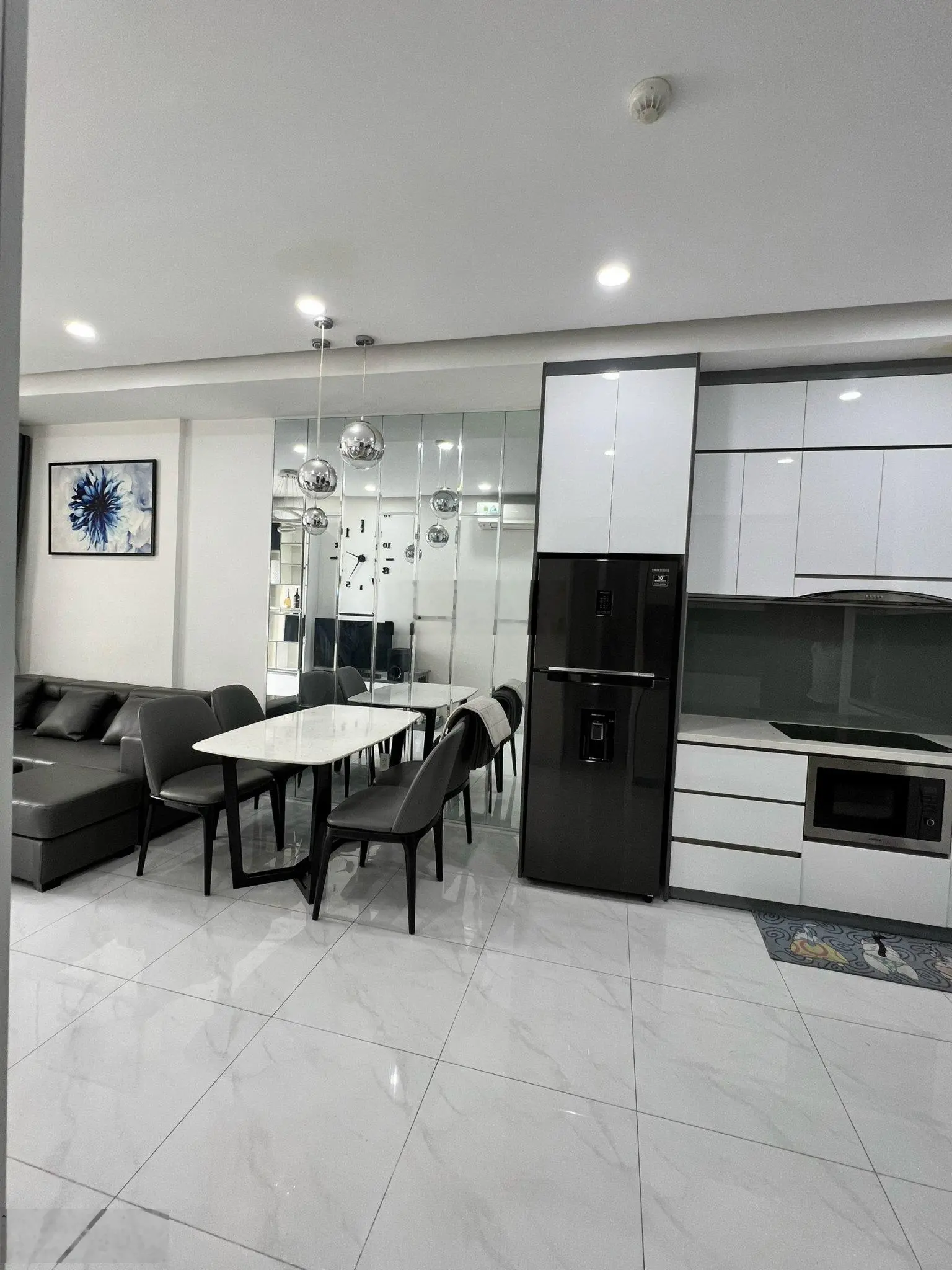 Bán gấp Emerald 2PN-1WC (63,8m2) Full nội thất chỉ 3,110 Tỷ