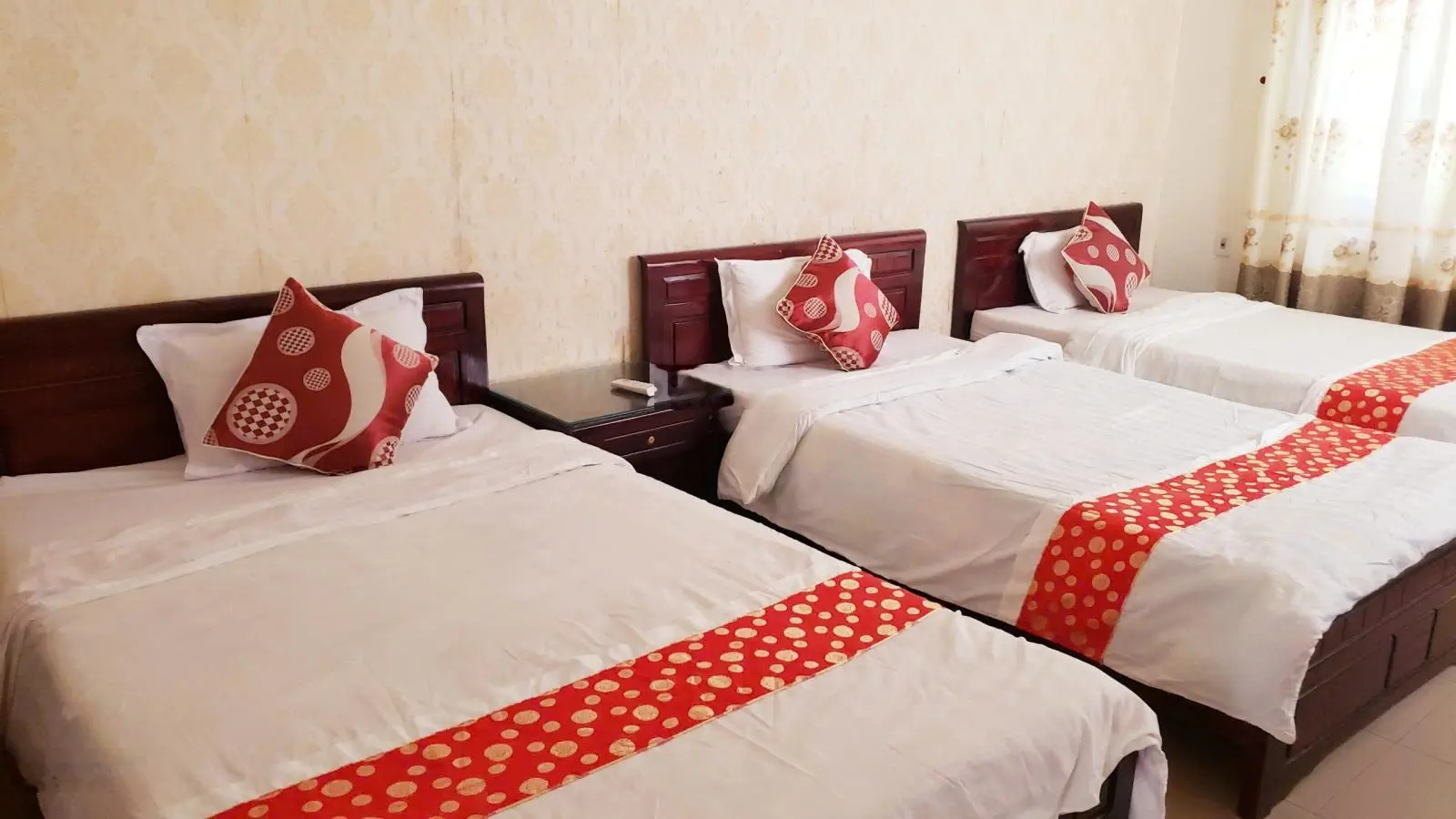 Chính chủ bán nhanh Khách Sạn Ban Mai siêu rộng đẹp tại biển Trương Pháp - Đồng Hới - Quảng Bình