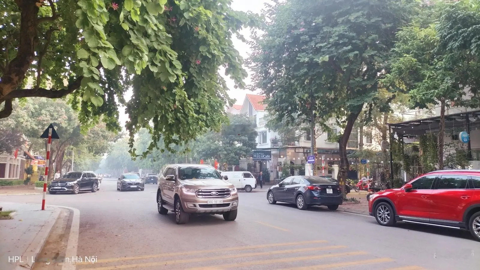 Ban nhanh biệt thự mặt phố Bùi Thiện Ngộ, ĐT Việt hưng, Long Biên, HN