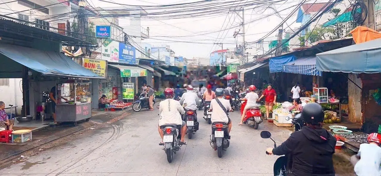 Giảm 300tr bán nhà mặt tiền Hoàng Bá Bích