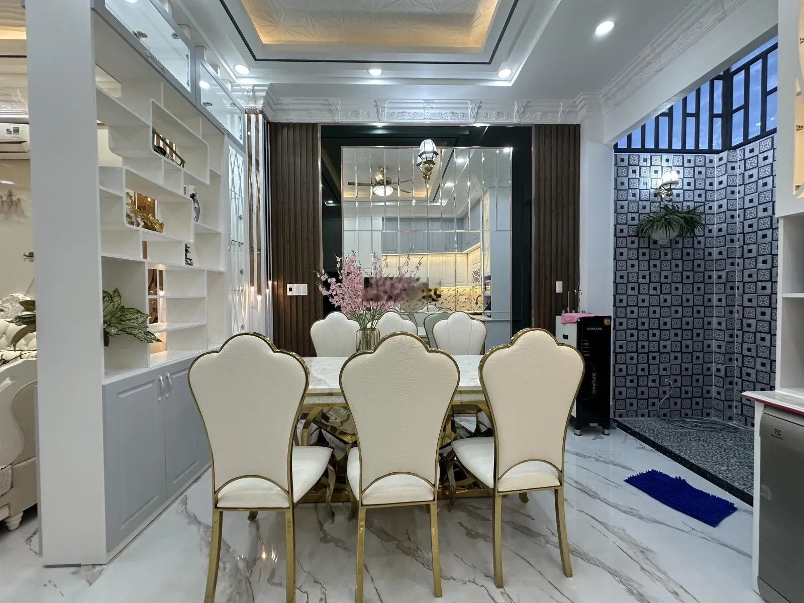 Siêu phẩm nhà phố tân cổ điển [9 tỷ 2]- chỉ cách quận 7 5 phút di chuyển!