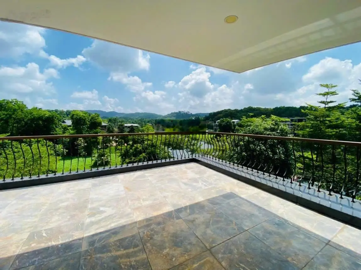 Quỹ Villa Luxury thô và hoàn thiện view hồ Đại Lải, trung tâm kết nối tiện ích, 400m, 3 tầng, 25 tỷ