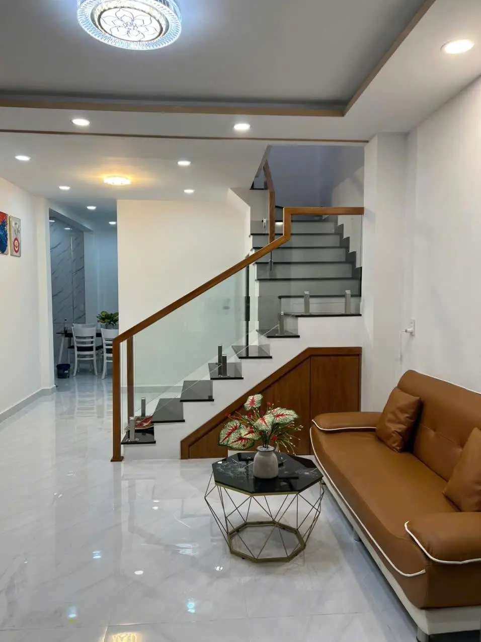 Bán nhà Đình Phong Phú, Q9. DTSD: 86.6m2, 2lầu, SHR, nở hậu, 3PN, nhà mới, nhỉnh 4 tỷ