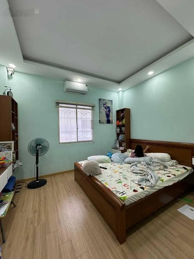 Hiếm, nhà VIP 2 mặt hẻm 6m trước sau, Nguyễn Hồng Đào, 4 tầng, vuông A4