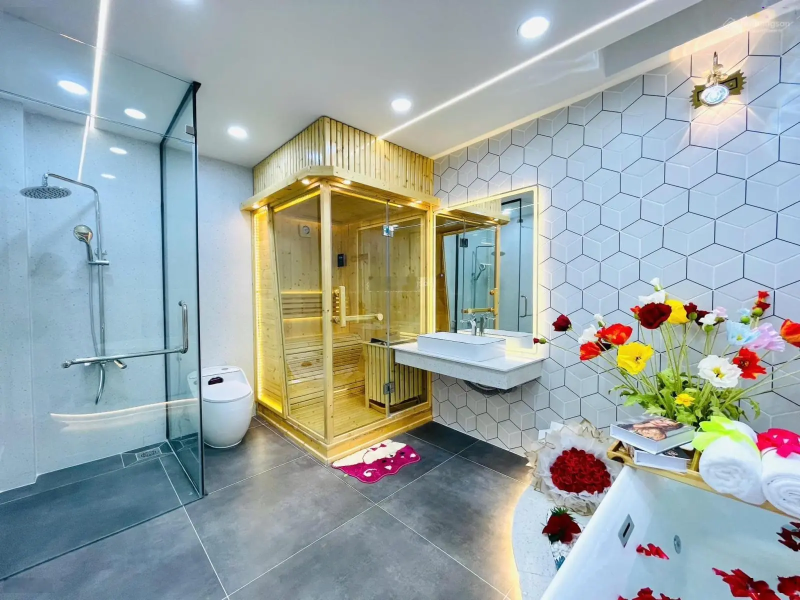 HÀNG HIẾM!! hẻm 201 Lê Văn Việt, Quận 9 ,DT: 61m2, Giá: 3 tỷ 200, sổ hồng riêng, chính chủ