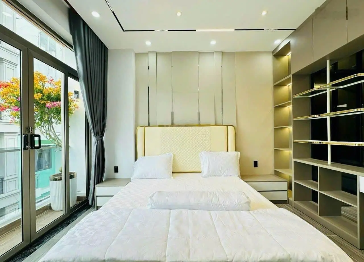 Bán căn nhà đẹp giá rẻ 86,27m2 đường Cộng Hoà, P13, Tân Bình giá bán 3tỷ100. Gần siêu thị, hẻm 6m
