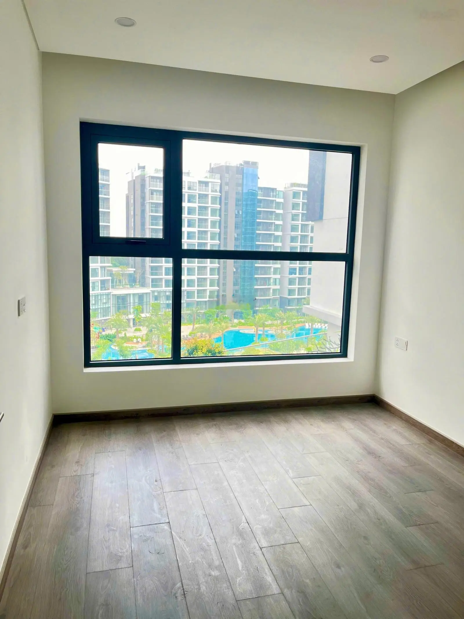 Giá tốt! Alnata Plus 2PN 88.8m2 view hồ bơi Centery - Giá bán nhanh 5.3ty (102%) trong tuần